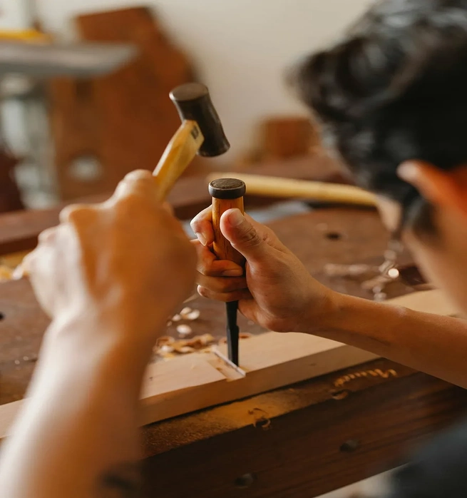 Carpenter Services Shop in Downtown